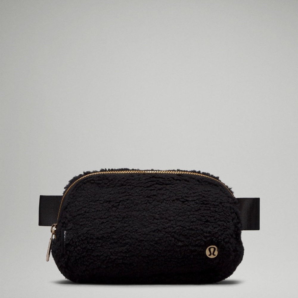 (2321) ๐ NWT LULULEMON EVERYWHERE Belt Bag 1L IN FLEECE - Picture 1 of 2